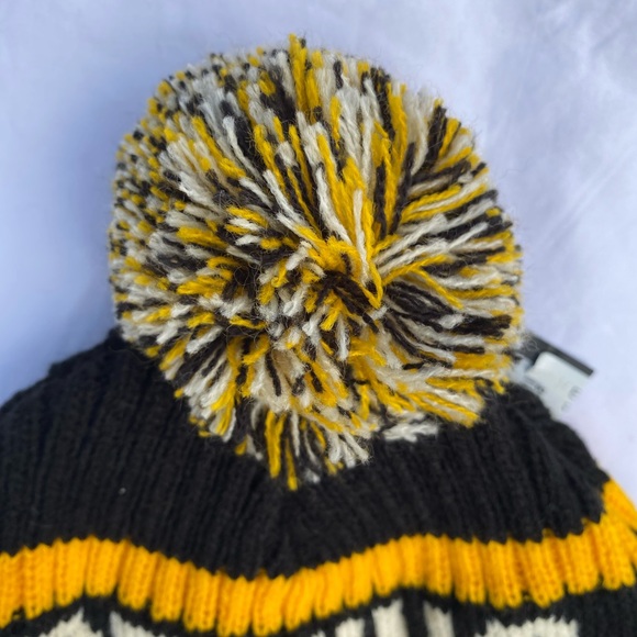 🎉HP🎉NEW BRUINS CUFF KNIT HAT BERING 47 Pom Embroidered B Microfleece one size - Picture 4 of 8